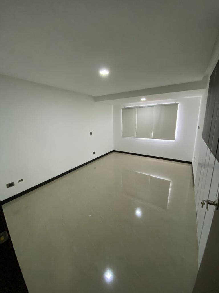 Квартира, 3617 м², 400 000$ — FAKTOR